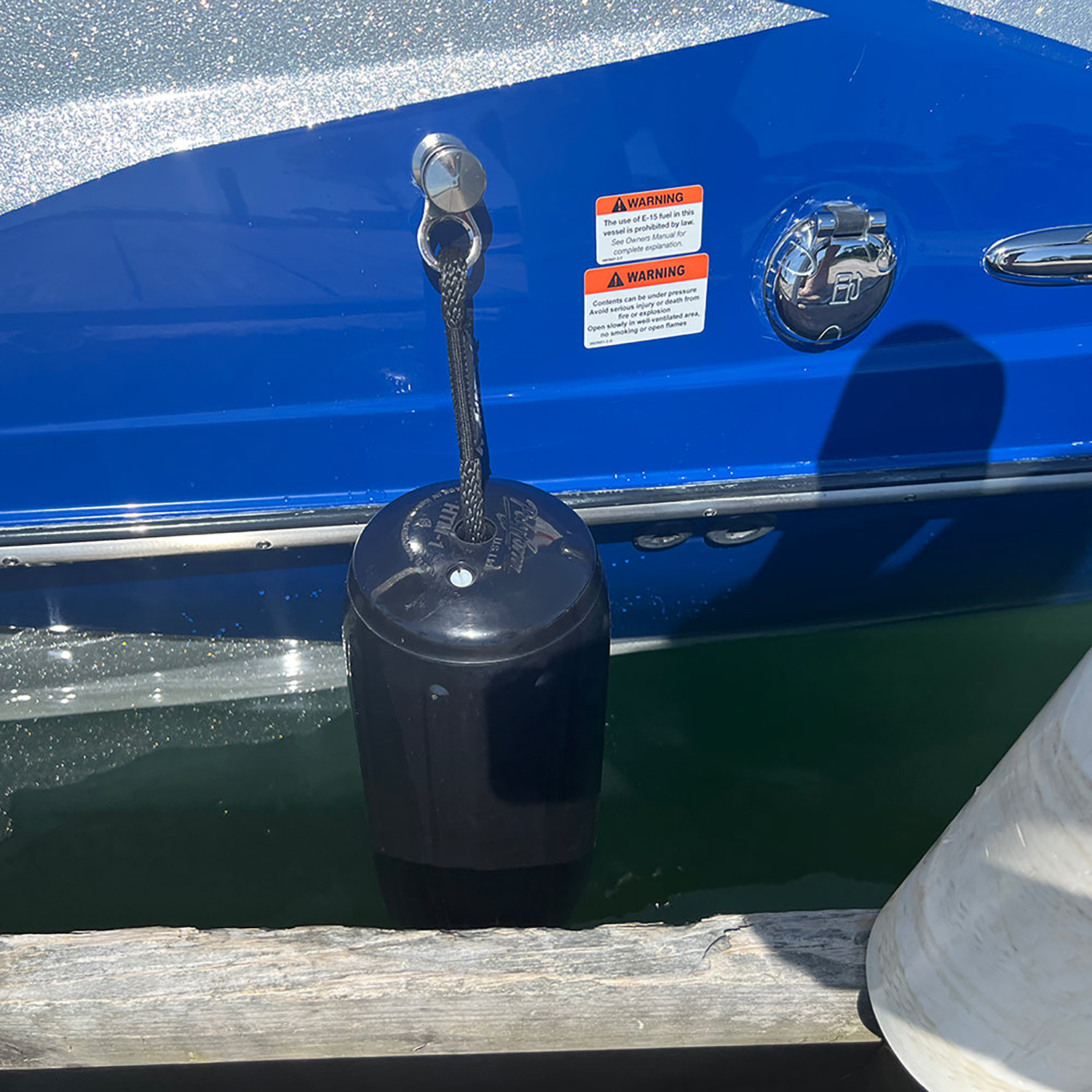 Sewn QR fender cleat with black line and small fender – QRFB027BK1BK5182