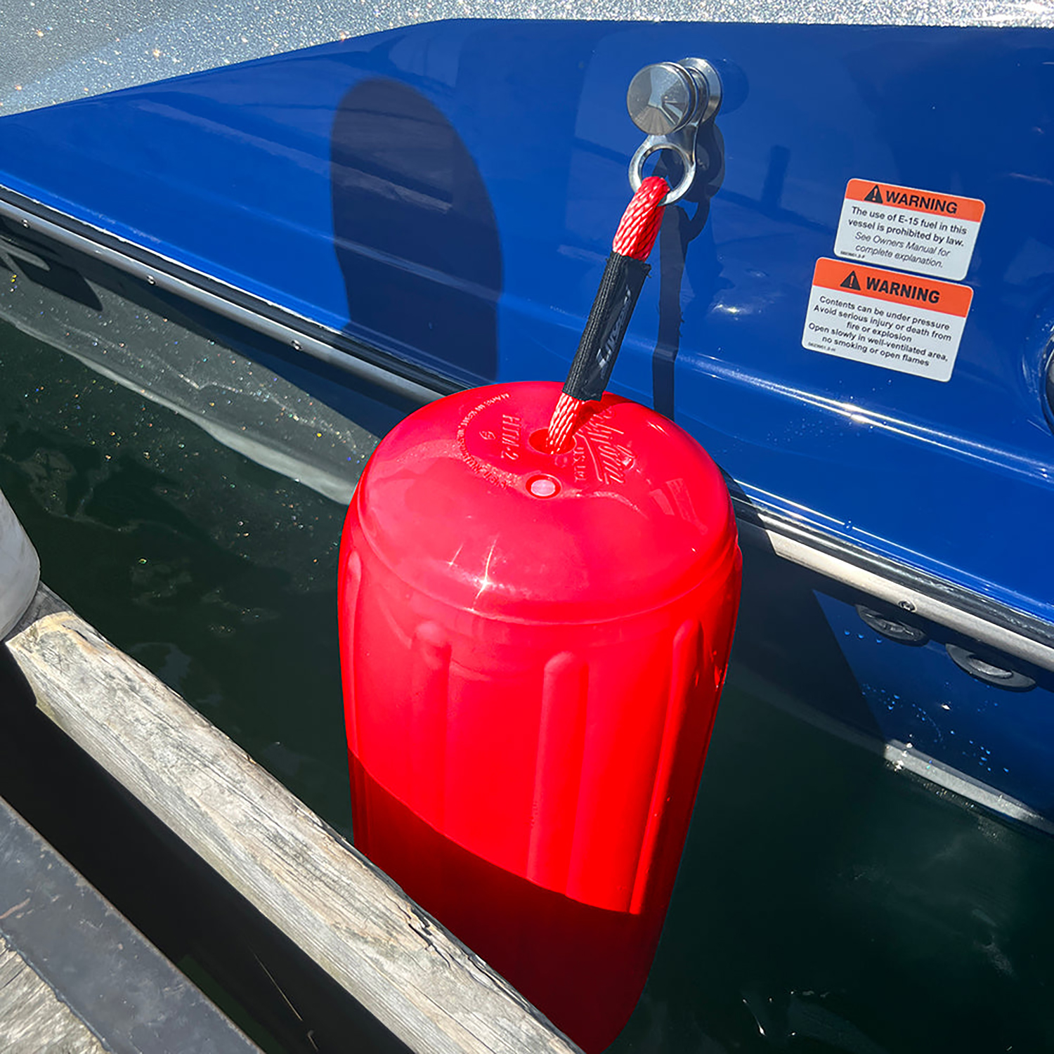 Sewn QR fender cleat with 48″ of red fender line and red HTM1 fender – QRFB027RD1RD5182
