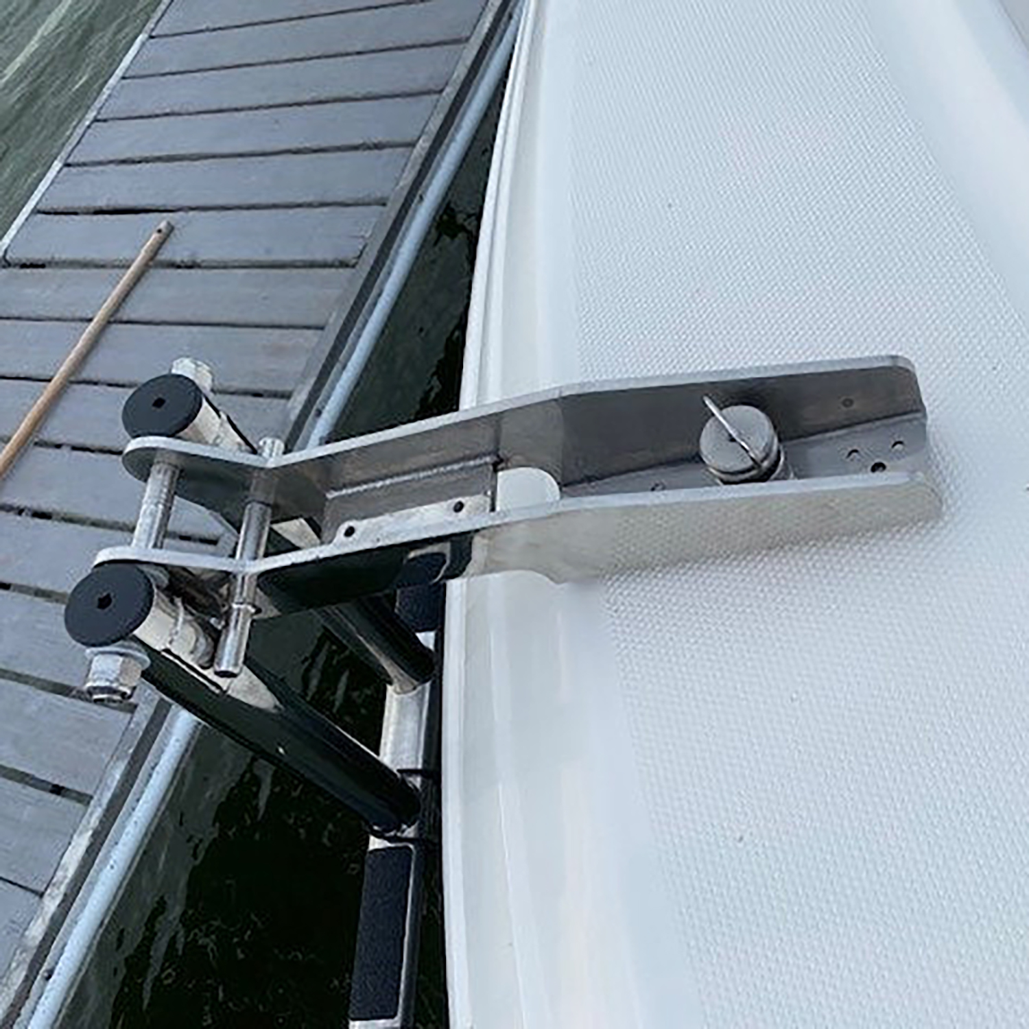 Single pin quick release retractable ladder – QRL4SCLA - Hover
